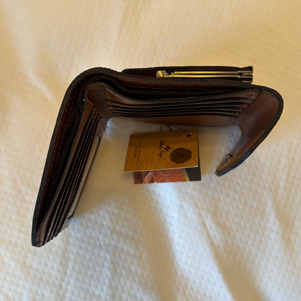 Patricia Nash floral leather women's wallet - Picture 5 of 5